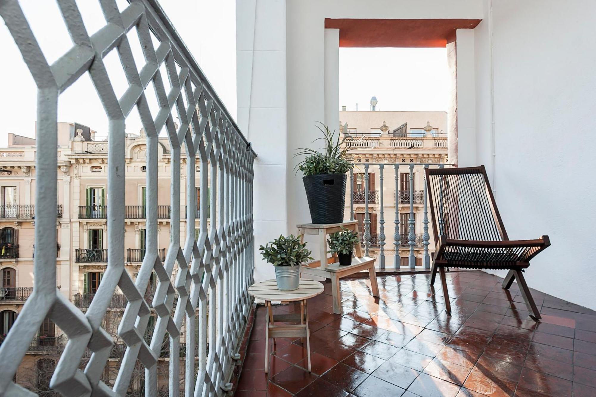 Beautiful Apartment With Terrace In Barcelona, Barcelona